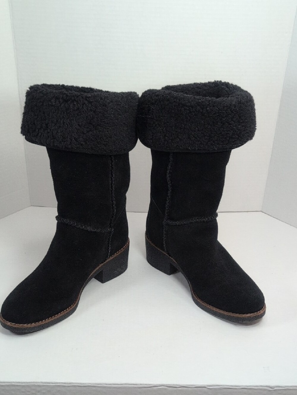 Coach Turnlock Shearling Black Suede Boots Size 7 Like New - Picture 7 of 13